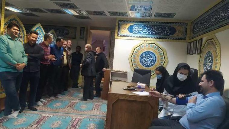 برپایی ایستگاه سلامت در راستای جرای پویش ملی غربالگری دیابت و فشارخون بالا در سازمان های بین بخشی اسلامشهر 